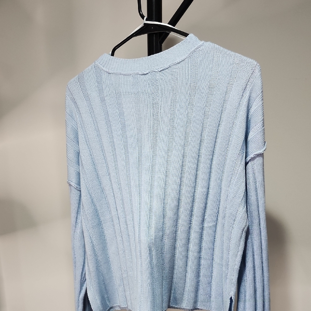 SOLD Ribbed Pullover - Picture 4 of 6